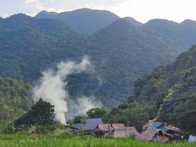 Kho Muong valley surrounded by limestone mountains in Pu Luong