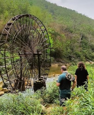Pu Luong waterwheel and stream trekking route